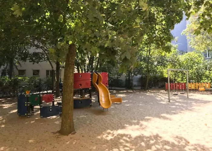 شقة Designer With Parking & Terrace